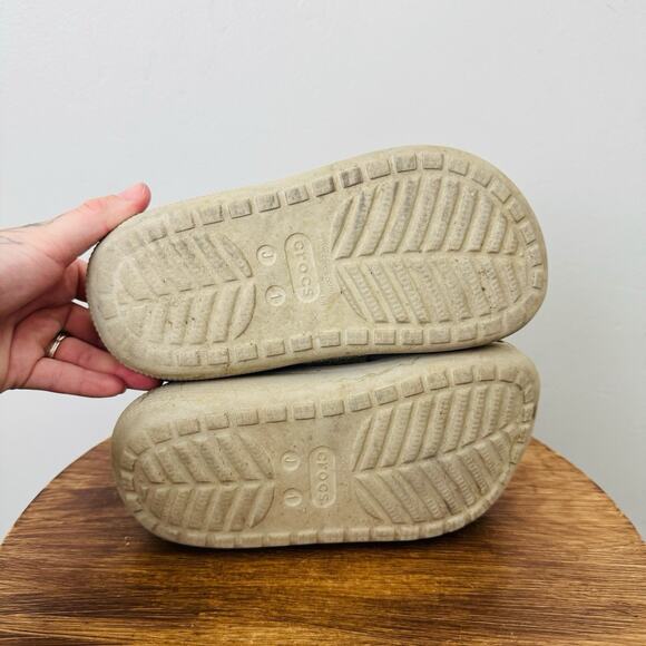 CROCS Gold Glitter Slip On Clogs With Charms Girls Size 1 - Picture 7 of 9